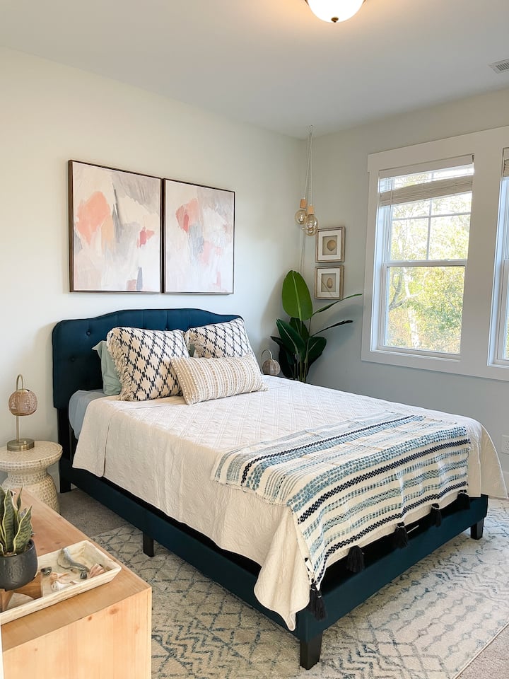 Queen bedroom.