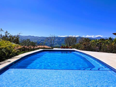 Modern 2-Bedroom Mountain Retreat, Saltwater Pool