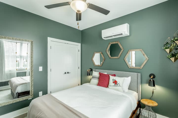 Dormitorio tamaño queen en el segundo piso