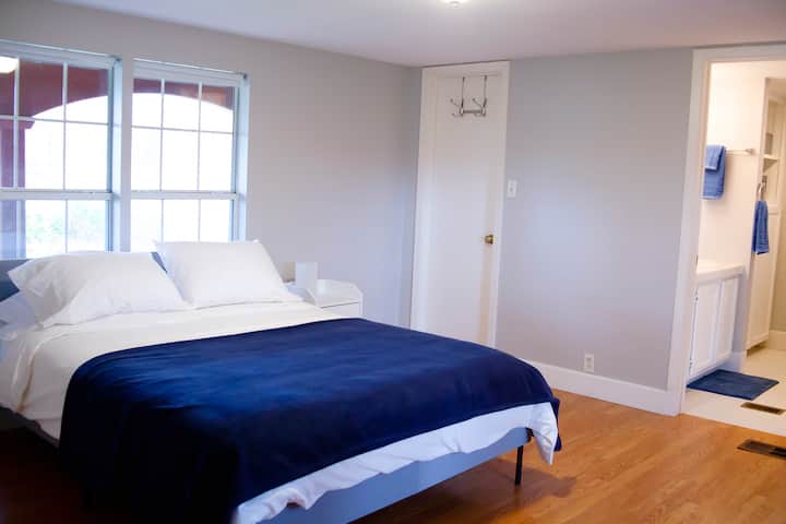 Spavaća soba 1 sa spojenom kupaonicom