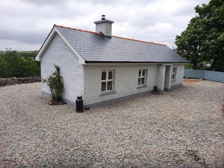 Cheerful 2 Bedroom Cottage with Hot Tub Cottages for Rent in County Donegal, County Donegal