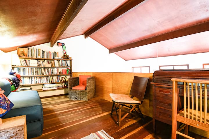 الميزانين/غرفة النوم الثالثة