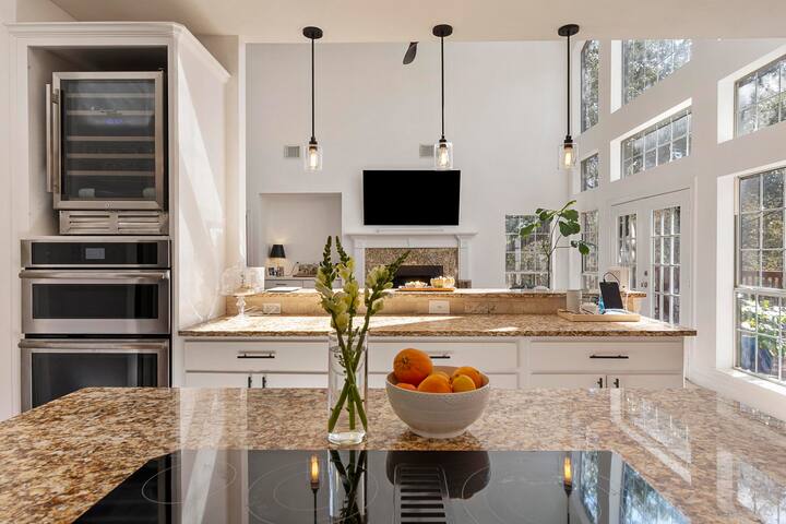 Lake Travis Home – Inquire for long term stays gallery image 5