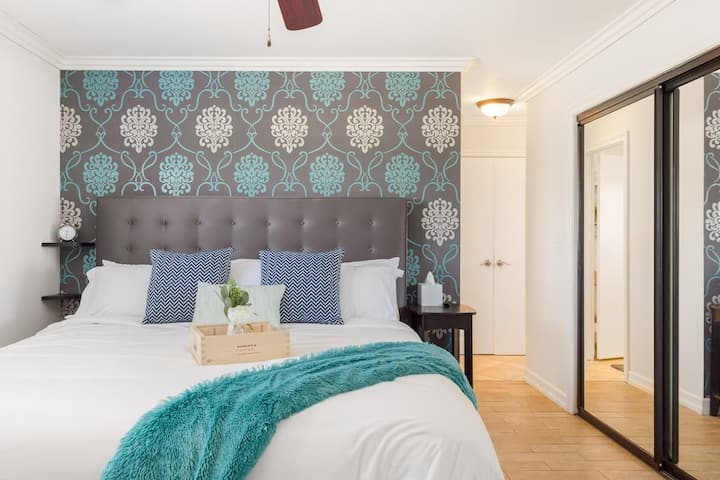 The owner suite is the perfect location for our social media influencers! It creates the perfect back drop for a professional, modern and comfortable background.