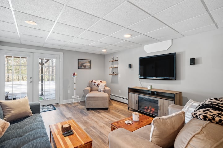 Გაატარეთ მყუდრო გარემო ჩვენს სარდაფში, რომელსაც ცალკე ჰიდრომასაჟიანი აუზისკენ მივყავართ