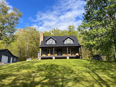 Hemlock Hideaway Red River Gorge fireplace hot tub