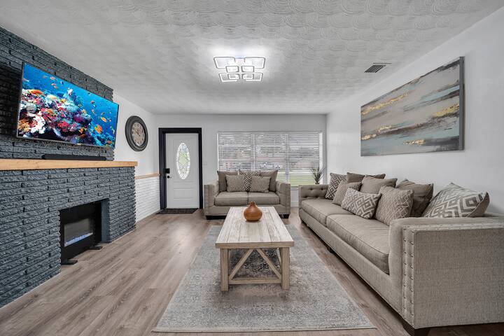 ☀️FUN IN THE SUN ☀️5B Home🦩mins from Las Olas🦩Airpt gallery image 4