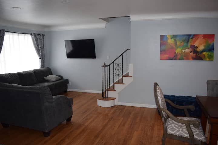 Beautiful Spacious 4 Bedroom With Large Backyard - Shaker Heights, OH