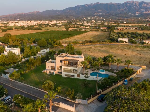 XENOS VILLA2 WITH PRIVATE POOL NEAR THE SEA gallery image 4