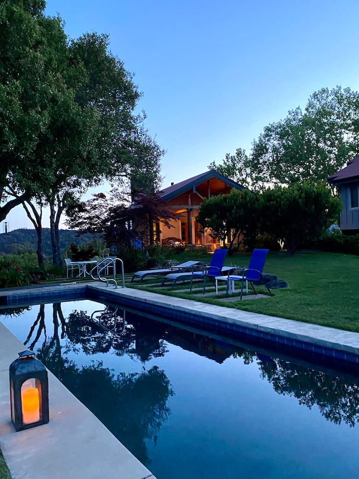 Dog Friendly Healdsburg / Dry Creek Valley Cottage Guesthouses for