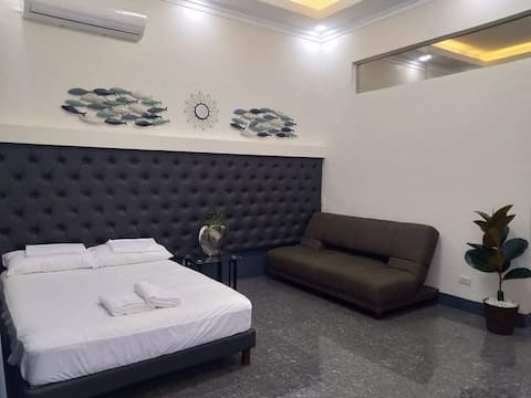 Cheerful 6-bedroom family Villa