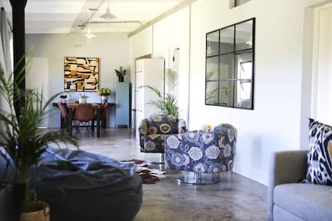 Nguni Place -  a self-catering, modern apartment.