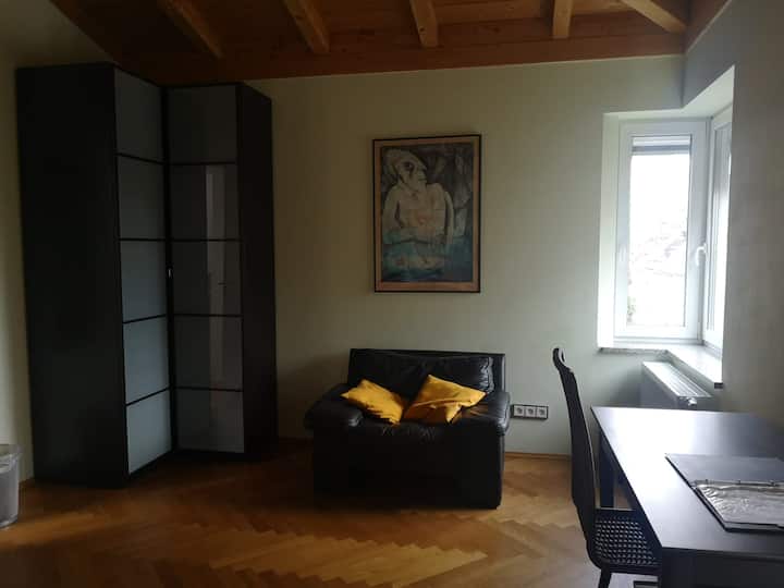 Chumba chenye ghorofa 2