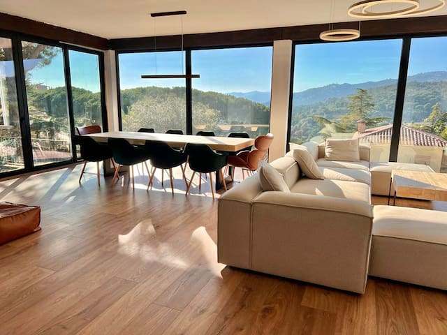 New Elegant 8 King Bedrooms Villa Panoramic Views gallery image 5