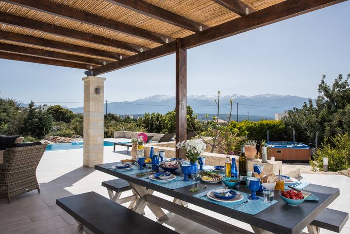 Wonderful Villa Melodie, ideal for 2 families gallery image 5