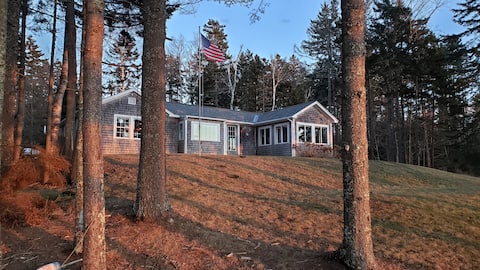 Cozy 2-Bedroom Oceanfront Home