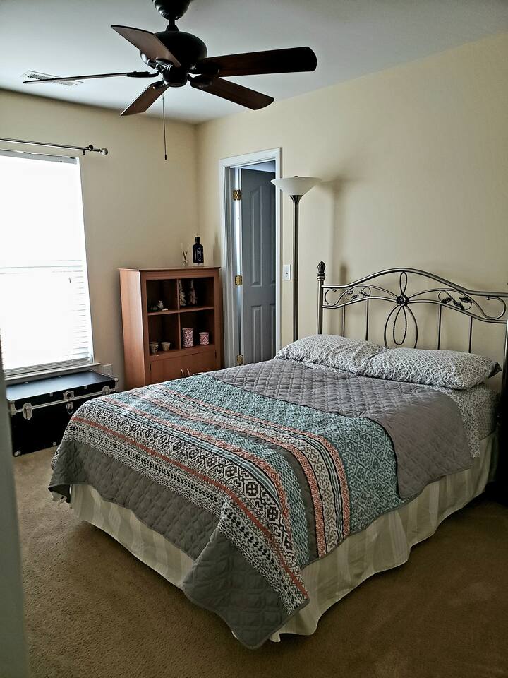 Bed2 - Full size with extra linens