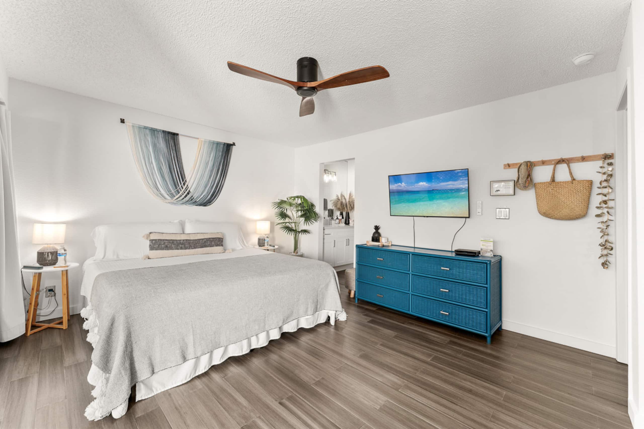 Condo in Kihei · ★5.0 · 1 bedroom · 2 beds · 2 baths - Image 16