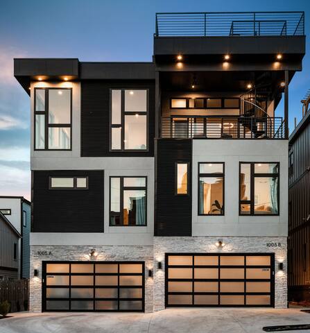 MUSIC HALL ♫ Hot Tub/Stage/Rooftop/Walk to Gulch! gallery image 5