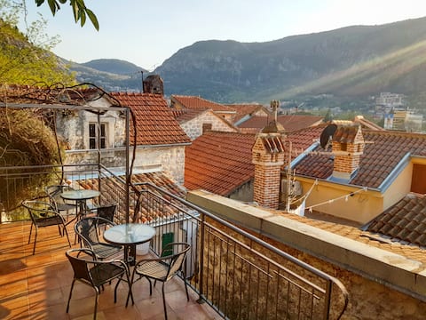 Stylish Merchant Heirloom House & Seaview Terraces