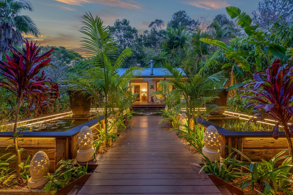 Bliss Villa, in a Balinese garden behind Byron Bay, The Pocket, New South Wales, Australia, photo 1 of 10