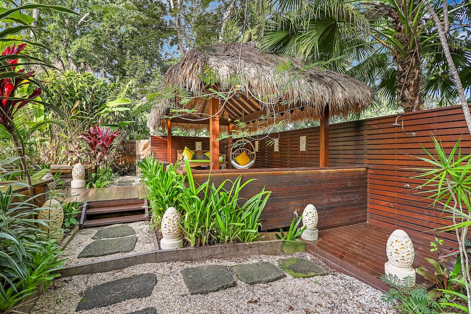 Bliss Villa, in a Balinese garden behind Byron Bay, The Pocket, New South Wales, Australia, photo 8 of 10