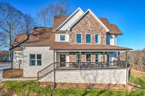 20 min to Nashville! New Home on 3 acres! Sleeps15