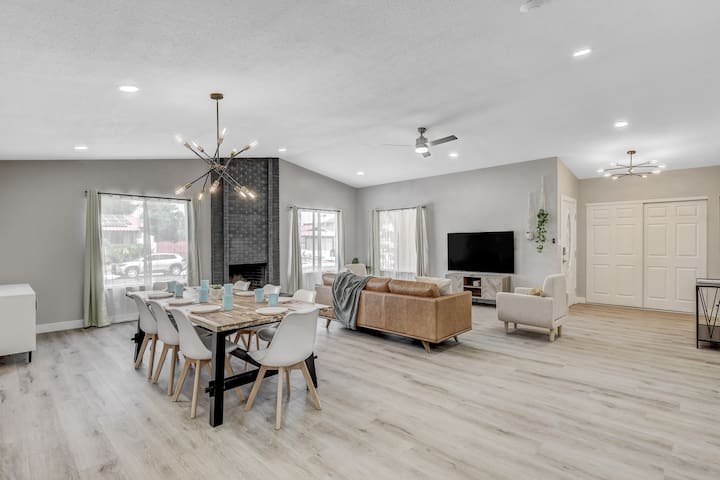 Pool, King bed, Arcade, All Essentials, EV charger