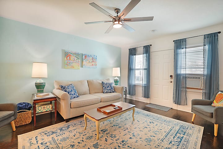 Spacious Bungalow: Steps To Beach & Downtown - Lake Worth, FL