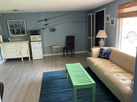 Top Airbnb: Kayak w/ Dolphins - Private Entrance Studio in Cortez