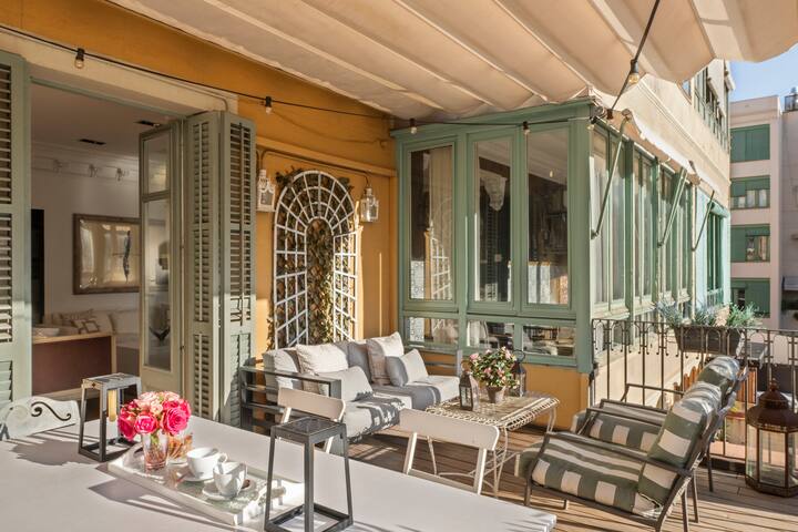 HoHomes – Luxury Palacete with terrace gallery image 2