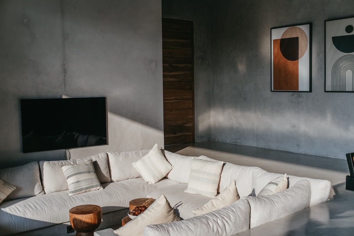 Villa in Canggu · ★4.89 · 3 bedrooms · 3 beds · 3 private baths, сопоставимый объект Airbnb