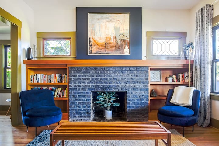 King Beds! Portland Theme, Unique Luxury Craftsman