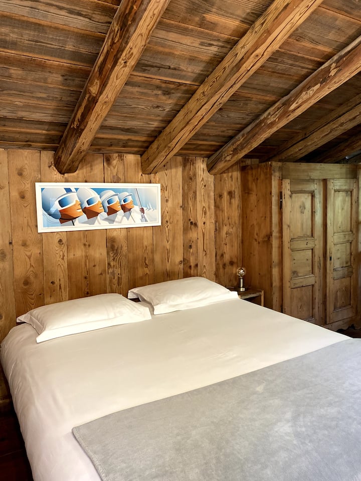 Una de las dos habitaciones del chalet. La cama se puede separar en dos camas individuales.