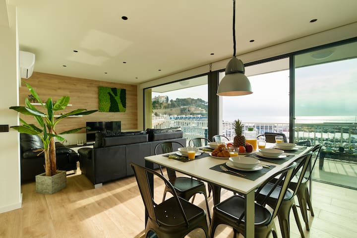 Luxurious apartment with incredible sea views