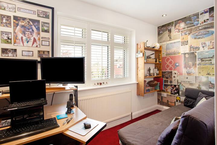 Fabulous 5 Bed House in London Borough of Kingston gallery image 5