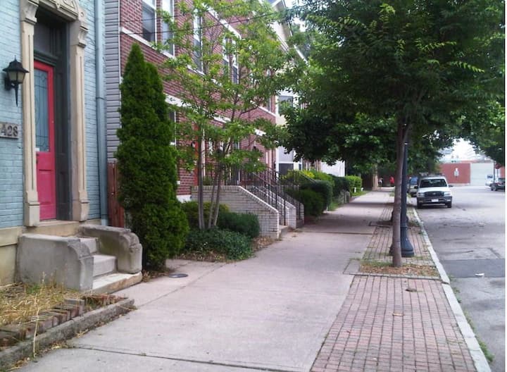 Beautiful Loft Apt in the Heart of Cincinnati! Serviced apartments