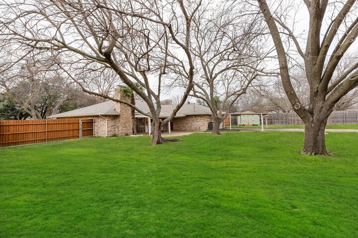 TCH – Spacious 5bd/2ba home in Dallas with Office gallery image 3