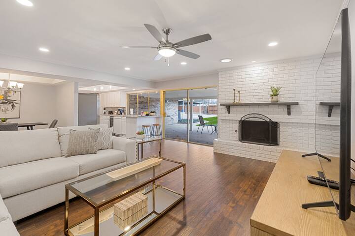 TCH – Spacious 5bd/2ba home in Dallas with Office gallery image 2