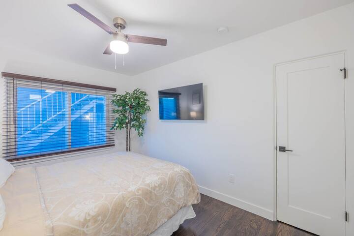 Charming!! 3 Bed room SoFi Home gallery image 5