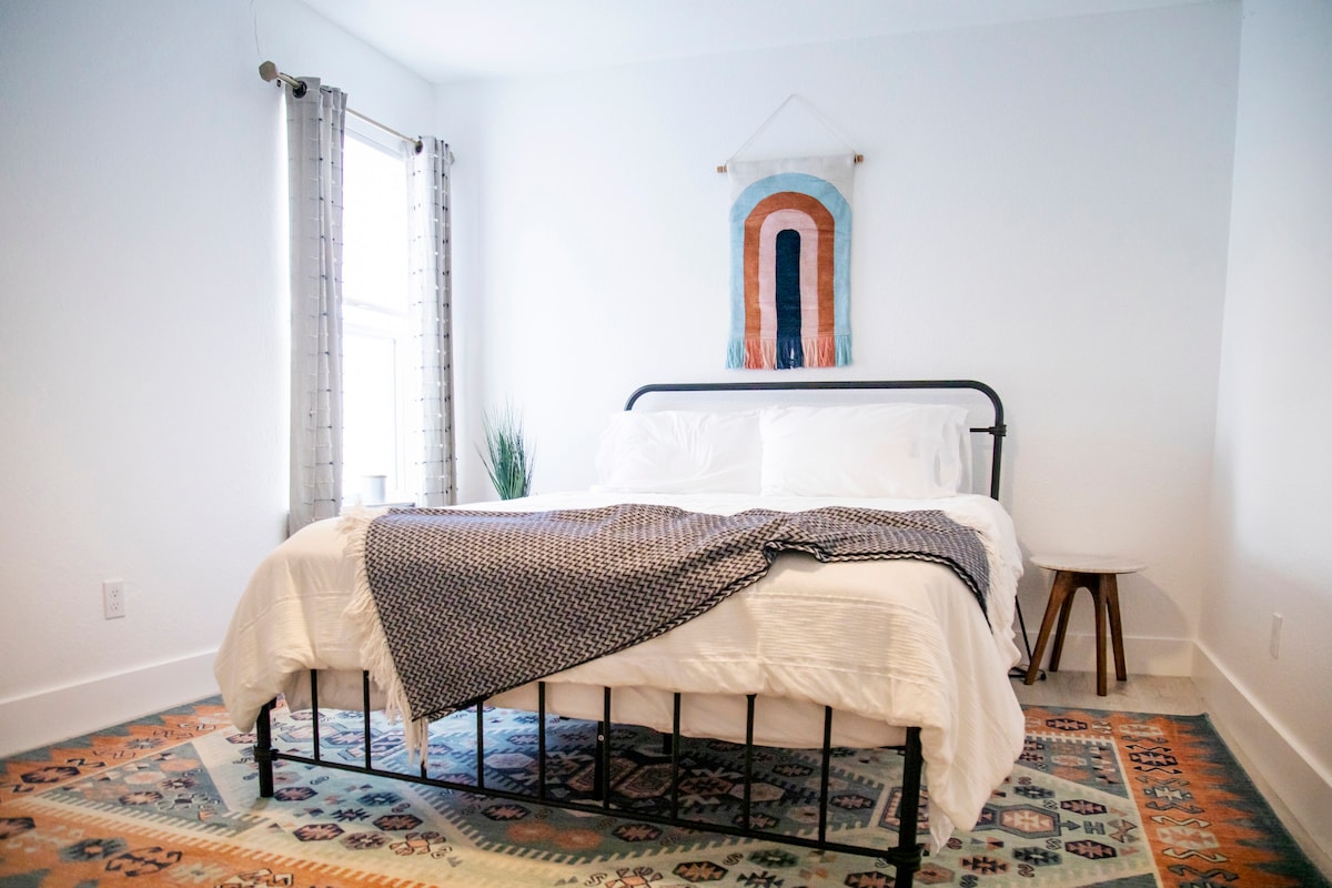 the Winnie House~
S. Austin sunny + modern retreat