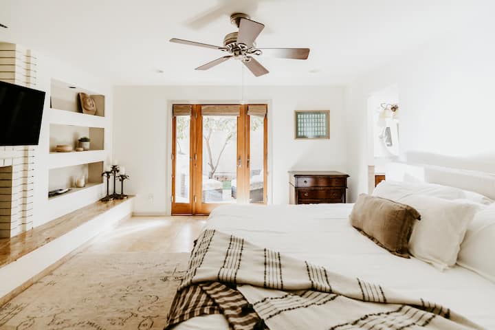 Suite 1 | King Stearns and Foster Bed