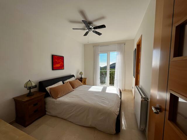 Superbe vue Mer et montagne gallery image 5