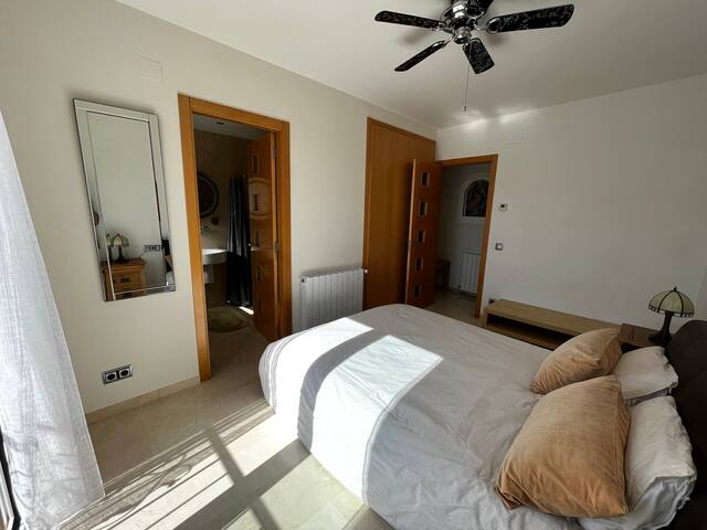 Superbe vue Mer et montagne gallery image 4