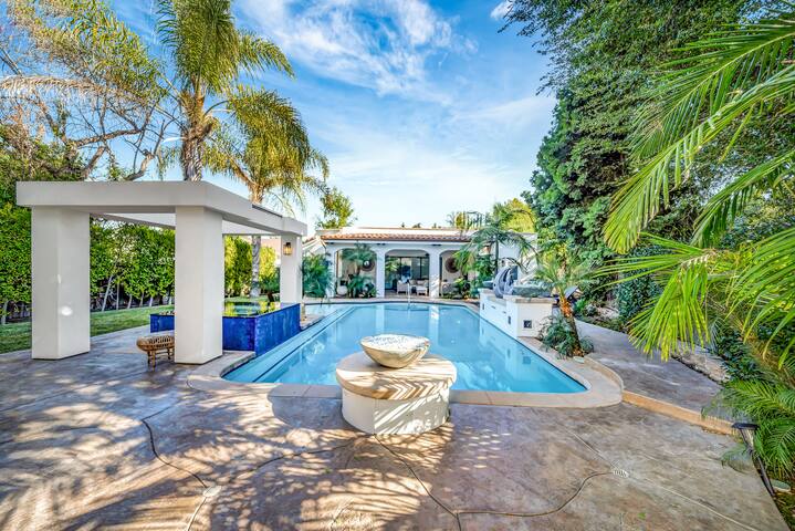 Beautiful Oasis in the heart of Encino w/ an ADU gallery image 5