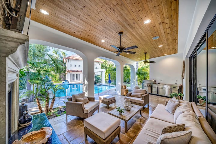 Beautiful Oasis in the heart of Encino w/ an ADU gallery image 4