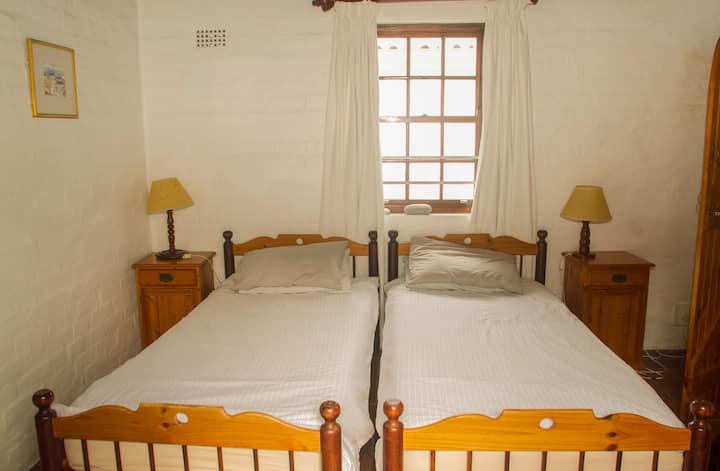 卧室4 （两张单人床）