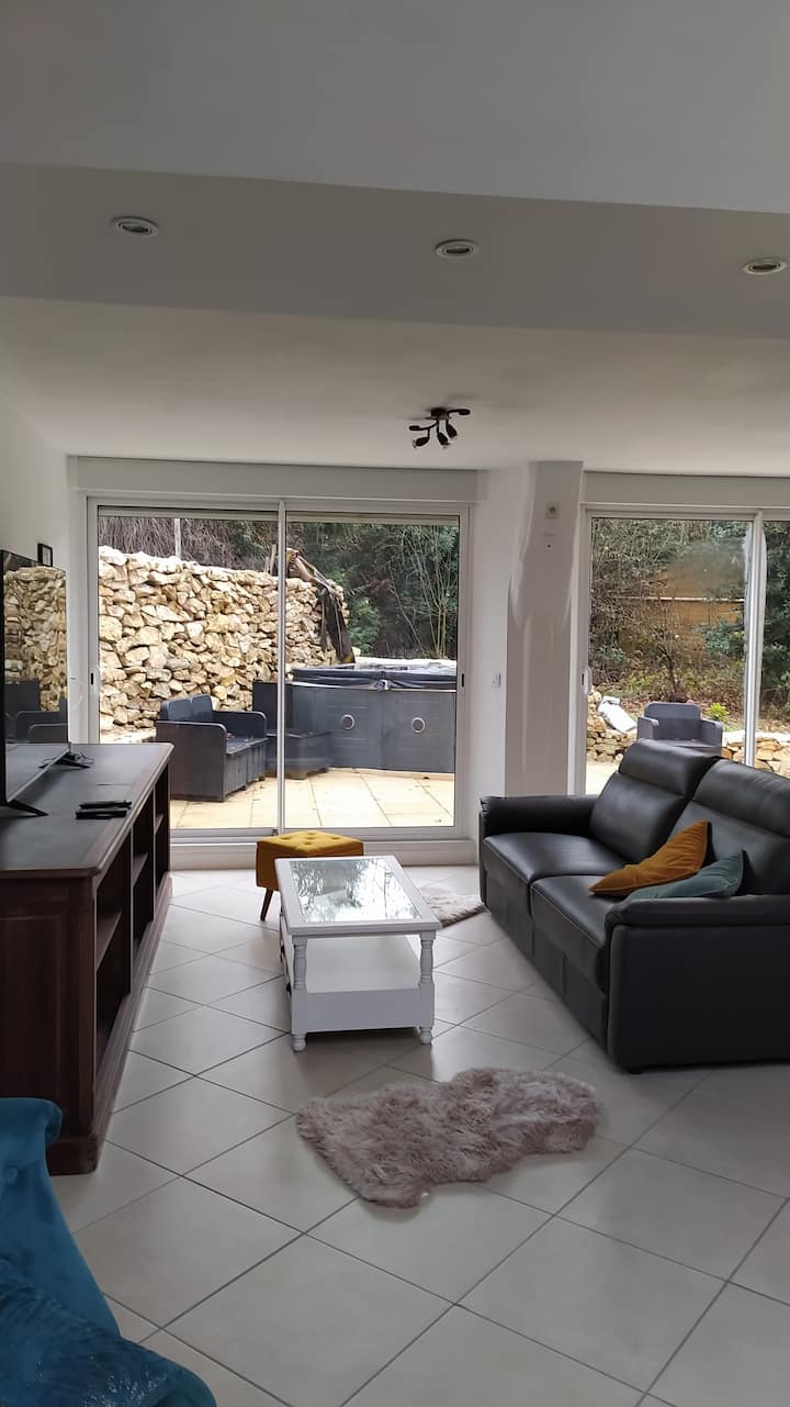 Gîte Aux Trois Suites Parentales Et Son Jacuzzi - Île-de-France