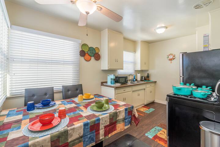 WALK SoFi Stadium Forum 2Bdrm Free parking King bd gallery image 2