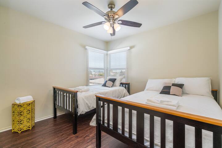 WALK SoFi Stadium Forum 2Bdrm Free parking King bd gallery image 3